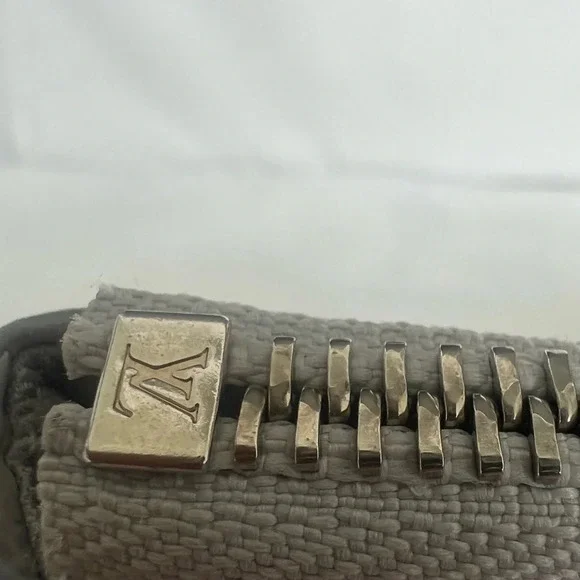 Louis Vuitton White Monogram Antarctica Zip Pouch O-Case Clutch - Picture 4 of 9